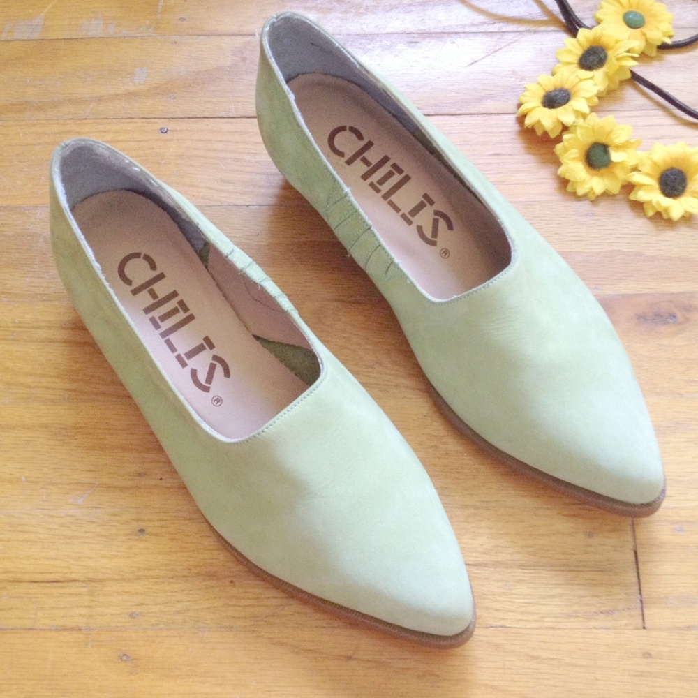 Vintage light green pointed toe flats by CHILS